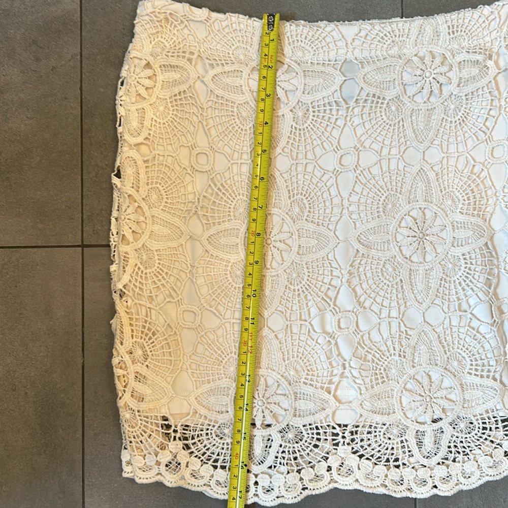 AQUA Off White Crocheted Off White Mini Skirt - Picture 7 of 11